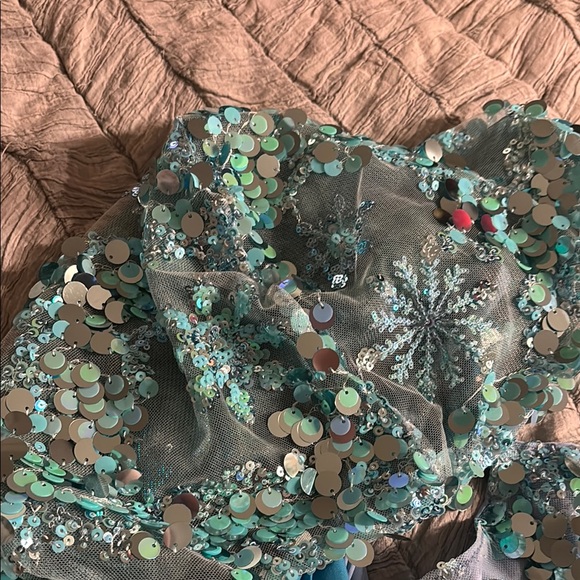 Snowflake Sequin Blue Halter Festival Set - Picture 9 of 13